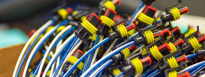 Industrial Wire Harness Manufacturing Guide: Assembly, Automation, Testing & Applications